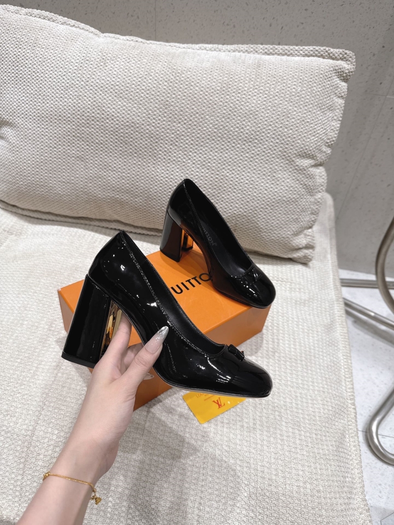 l0vis Vvtt0n heeled shoes